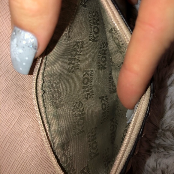 MICHAEL KORS Wallet With Strap - Picture 5 of 5